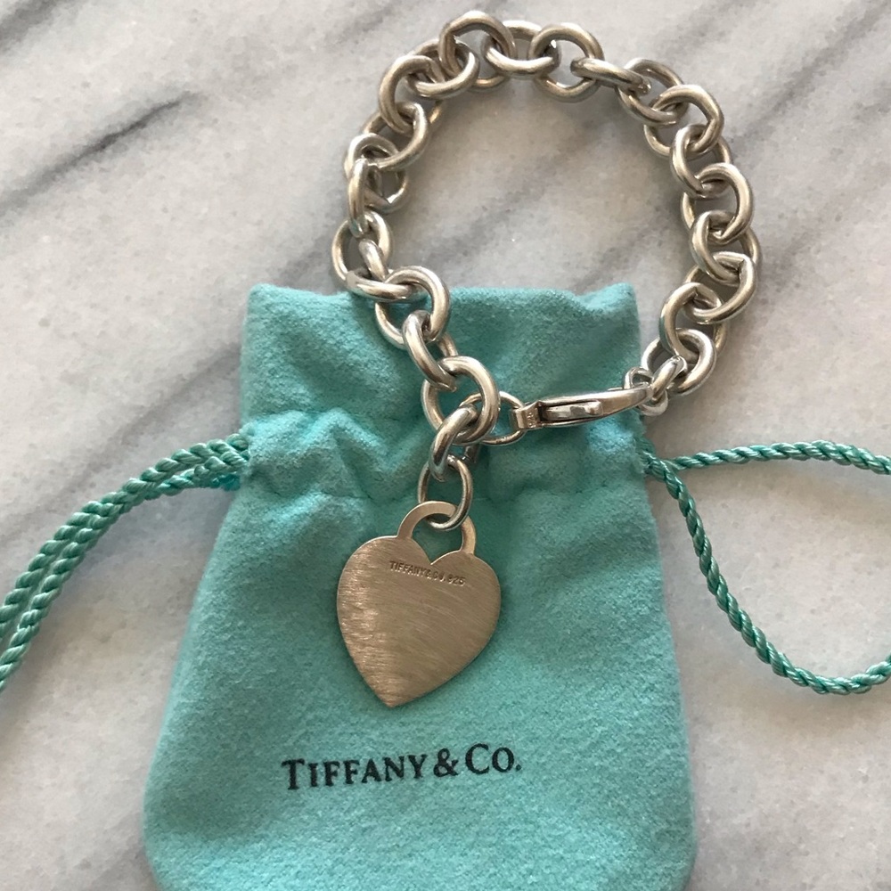 Tiffany & Co. Classic Dangling Heart Bracelet 7.5”